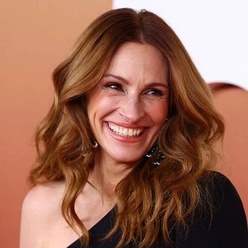 Julia Roberts' 20-year-old son shows off his impressive skateboarding skills in new video