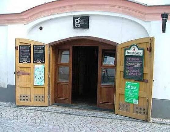 Garáž Bar Galeria Litomyšl | Apetee
