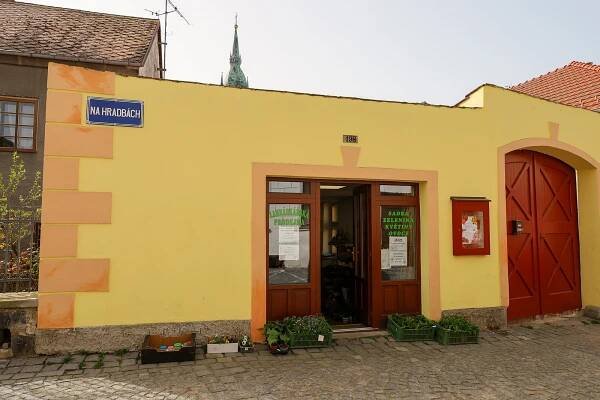 Zahrádkáři hlásí otevřeno. Podívejte se na sortiment oblíbené prodejny Hradečáků