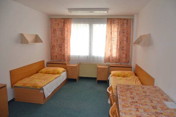 Ubytování na Domově mládeže | SSJS Tábor