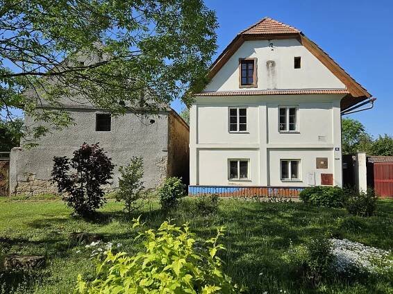 Soubor:Mnetěš - statek čp. 86 (stav květen 2024) (2).jpg