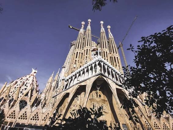 Základová fotografie na téma antoni gaudi, architektura, barcelona, bazilika, budova, cestování, cestovní ruch, církev