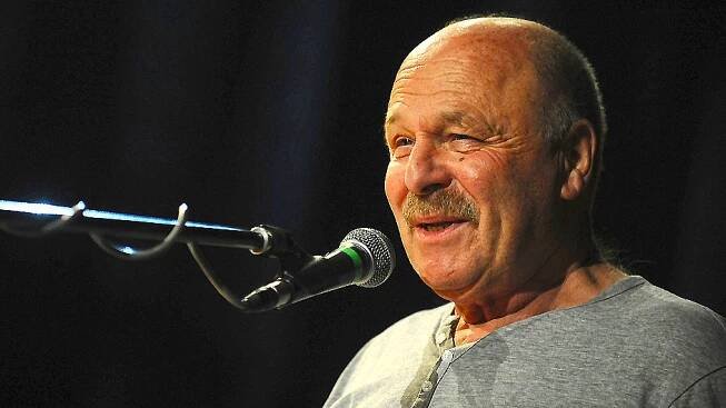 Zemřel hudebník Petr Skoumal, kromě dua s Vodňanským jej proslavila hudba pro děti