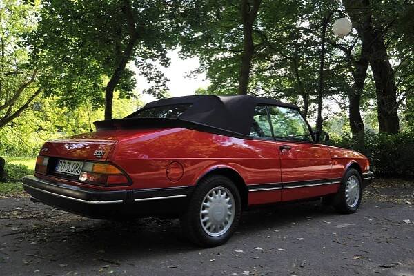 ’89 Saab 900 Convertible - Classic Car Restoration Center
