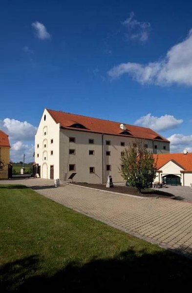 Zámecký hotel na zámku Ctěnice - Svět svateb.cz