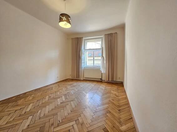 Pronájem bytu 1+1, Košická, Praha – Vršovice | Šerák - reality