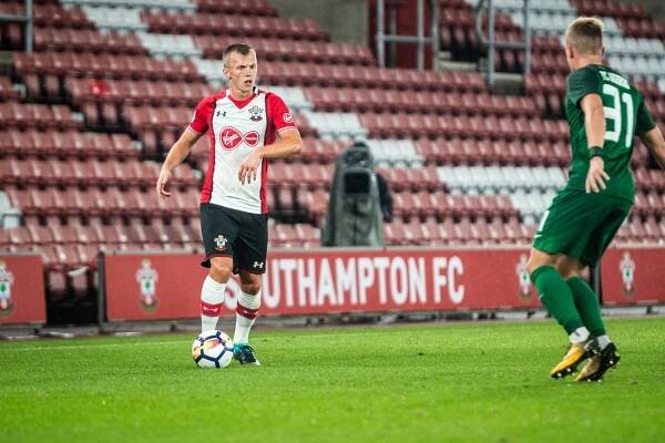 Soubor:Southampton FC versus FC Augsburg (36320235106).jpg