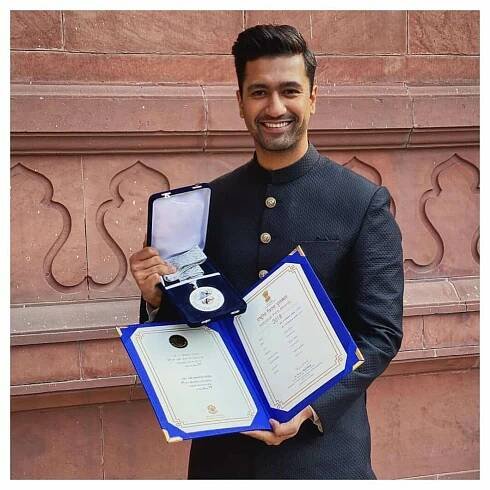 62 Latest Vicky Kaushal Hairstyles – You Must Try 11 Vicky Kaushal face shape