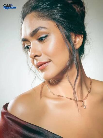 Mrunal Thakur controversies