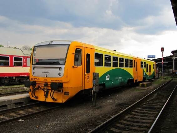 Soubor:Motorová jednotka 814.127-7 (Ruppíno) - Liberec.JPG – Wikipedie