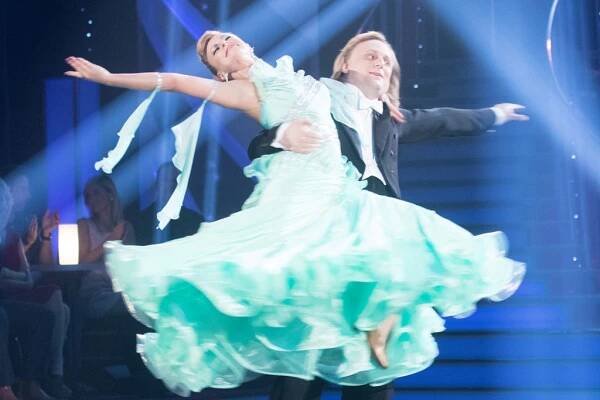 StarDance... když Mostečanka tančí. Lucie Hunčárová rozhýbává komika Pavláska