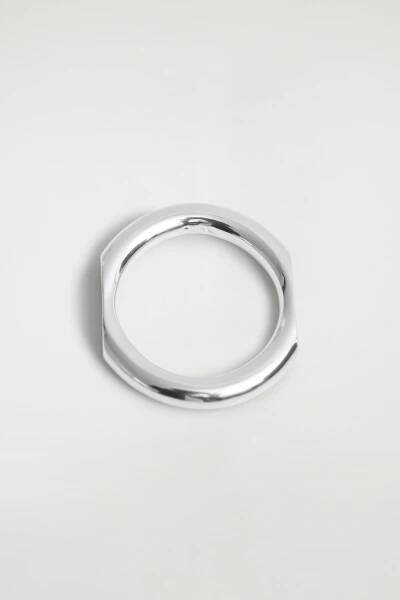 SCULPTED RING