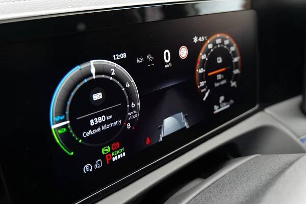 Obrovský posun. Plug-in hybridní VW Tiguan dojede na elektřinu daleko a rychle se nabíjí