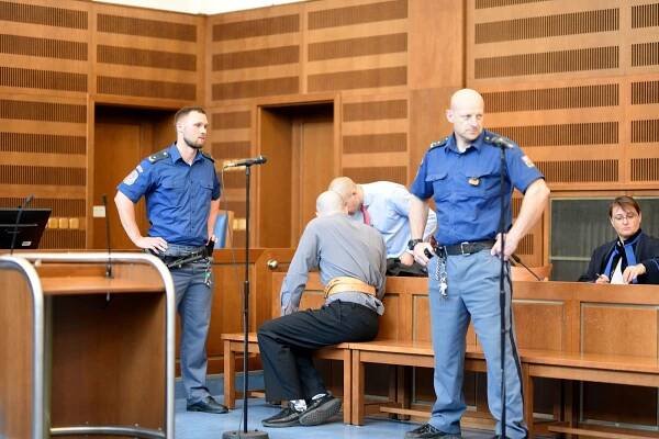 Výjimečný trest za umučení muže ve sklepě na Svitavsku přezkoumá Nejvyšší soud