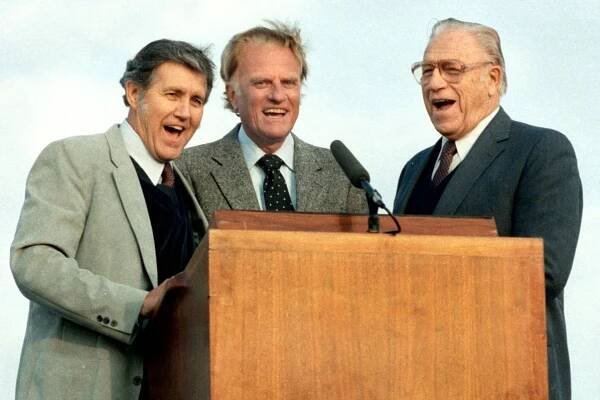 George Beverly Shea, Billy Graham’s Singer, Dies at 104