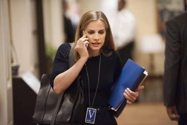 Viceprezident(ka) - Ráno poté - Z filmu - Anna Chlumsky