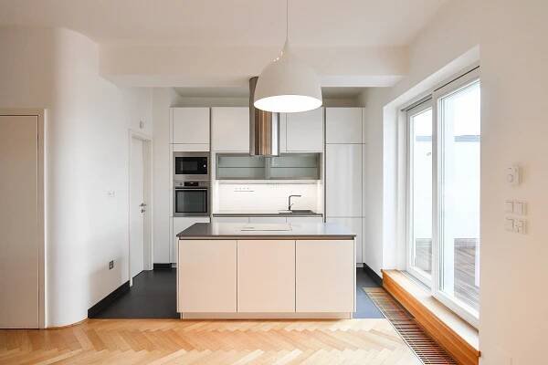 Hradešínská, Vinohrady - Praha 10 | Pronájem, Byt, 3+kk, 172 m²
