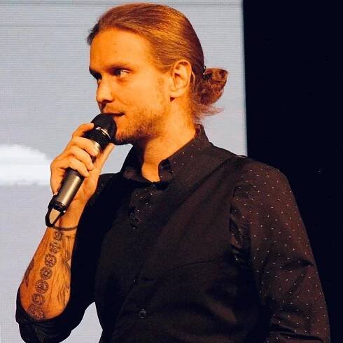 Muzikálový fešák už není k mání! Svatbou zaskočil i kolegy