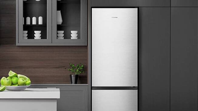 Kombinovaná chladnička Hisense RB390N4AWE_01