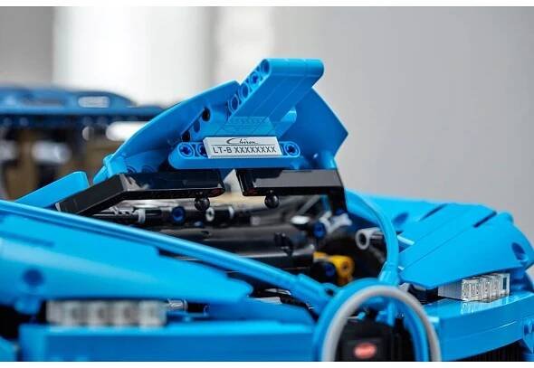 LEGO® Technic 42083 Bugatti Chiron