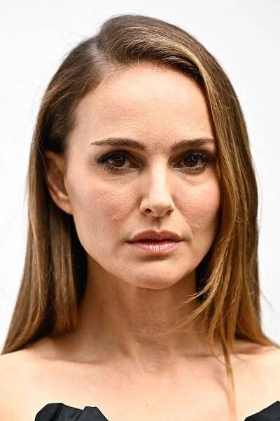 Natalie Portman Looks Virtually Unrecognisable With A Chic, Curly Bob