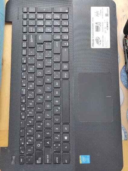 Palmrest 13N0-R7A1701 + touchpad + klávesnice z Asus X554L - Notebooky, příslušenství