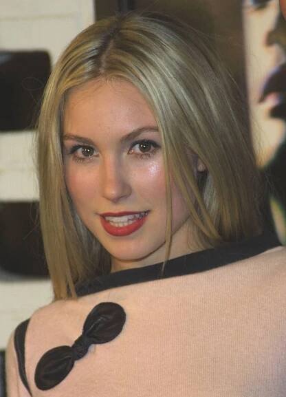 Sarah Carter Fan Site: Image Gallery