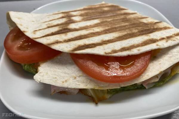 Plněná tortilla