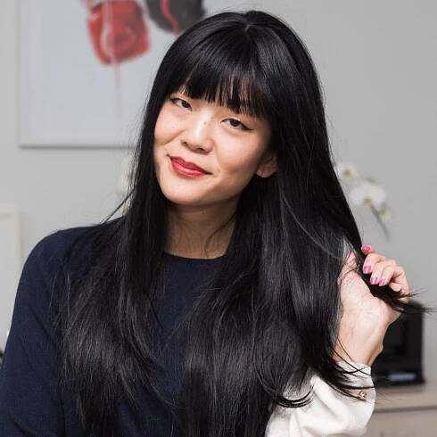 How I Got Over the Painfully Awkward Phase of Growing Out My Bob