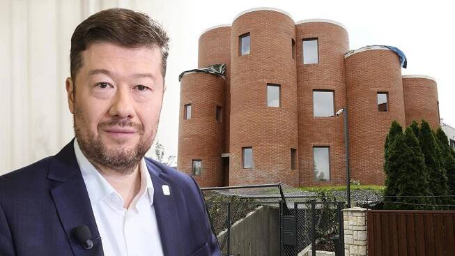 Tomio Okamura a jeho Takešiho hrad: Má 39 pokojů a garáž pro 5 aut