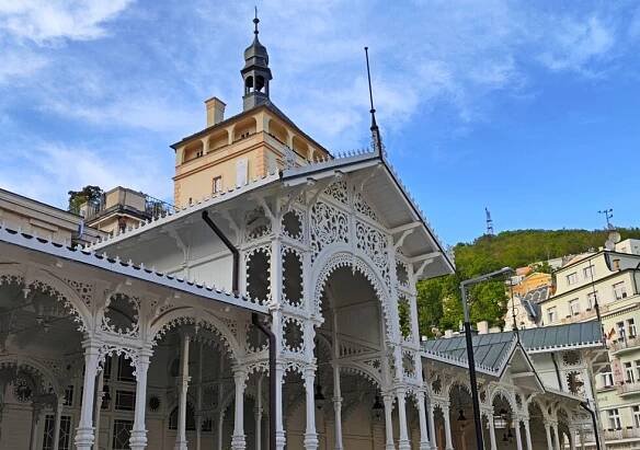 Karlovy Vary: město, kde se elegance mísí s léčivou silou termálních pramenů | Cesty Sem Tam