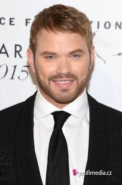 Kellan Lutz - celebrity účes - HappyHair