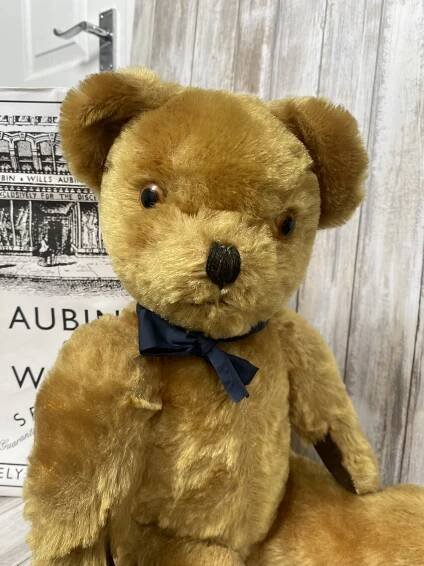 ANTIQUE & COLLECTOR’S TEDDY BEARS