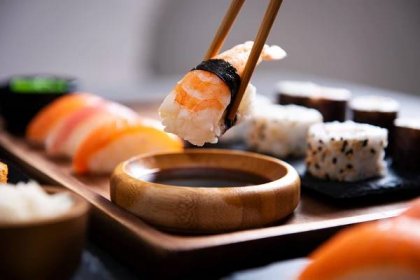 hůlka s nigiri sushi kusem - sushi - stock snímky, obrázky a fotky