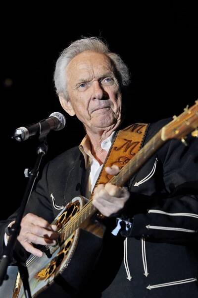 Mel Tillis, Country Star Known for His Songs and His Stutter, Dies at 85