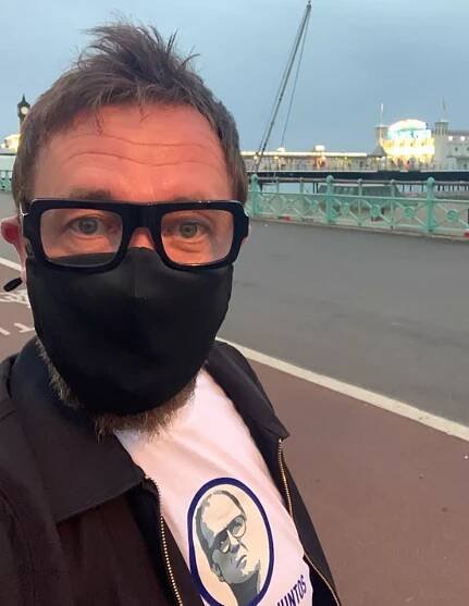 Ralph Ineson has shown off an awesome t-shirt dedicated to Marcelo Bielsa
