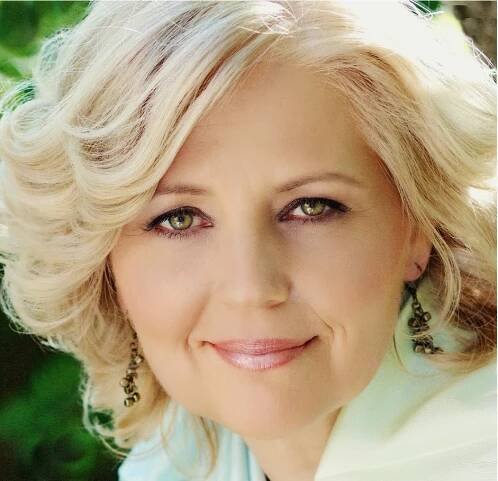 Mary Ellen Taylor flipped for press release - and cropped 2-4-13
