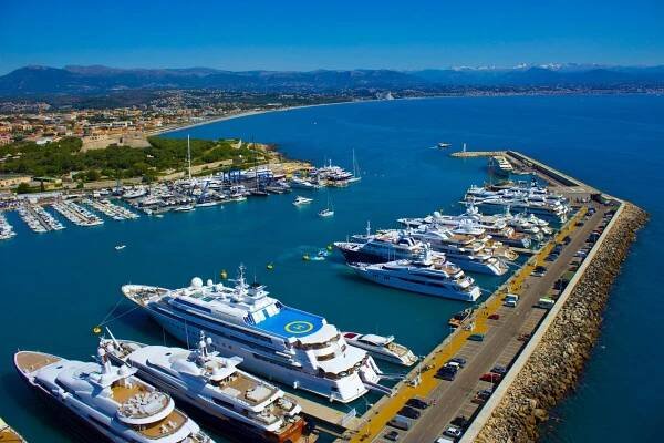 Luxury Yachting Charter Guide with Warren Yachting Charters