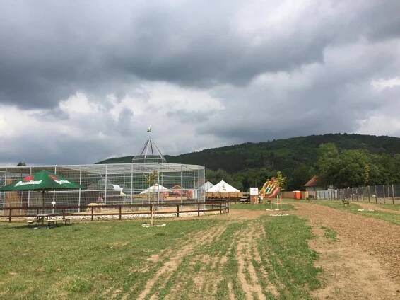 Rekreační park Karlštejn | Farmy, ZOO, jízdy na koních