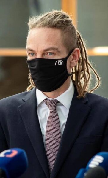 Přímý duel těžkých vah Babiš vs. Bartoš: Kuriózní a oboustranně výhodný, míní politolog