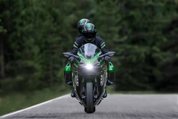 Kawasaki Ninja H2 SX | Katalog motocyklů a motokatalog na Motorkáři.cz