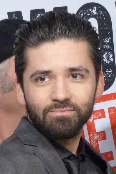 Navíd Akhavan – Wikipedie