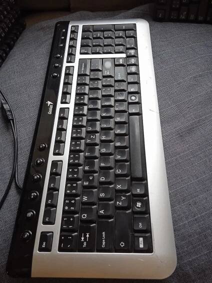 Klávesnice Génius - Vstupní zařízení k PC