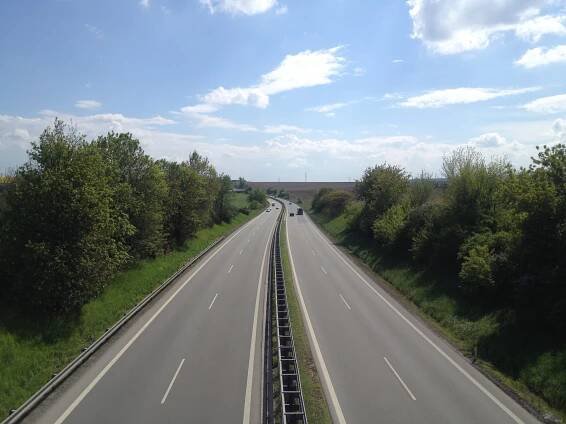 File:Highway D46 (Czech Republic) on 15th kilometr to the south.jpg - Wikimedia Commons
