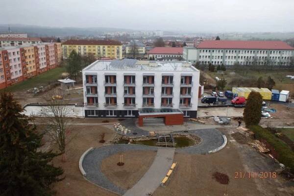 Dům s pečovatelskou službou pro seniory | Zahradní architektura Tábor 