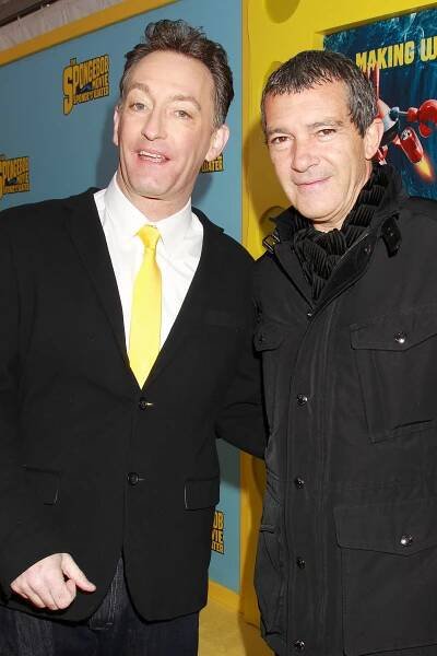 Tom Kenny, Antonio Banderas - Spongebob vo filme: Hubka na suchu - Z akcií