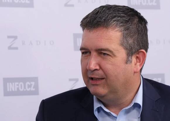 Jan Hamáček uvedl, že nyní není důvod vyhlašovat nouzový stav: Nevylučuje ale, že by v budoucnu mohla být zavedena přísná opatření - Zivot