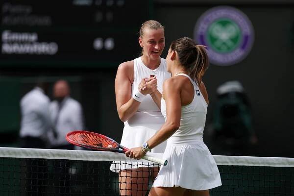 FOTO: Loučení Kvitové s Wimbledonem, tleskaly tribuny i soupeřka