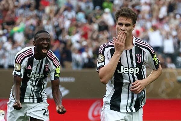 Juventus potvrdil roli favorita proti Wadadu. Dvakrát se mezi střelce zapsal Yildiz