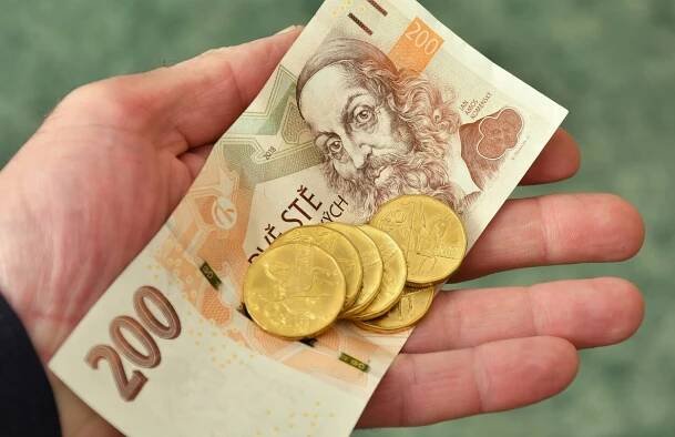 Česká koruna. Národní poklad, který (téměř) nikdo nepotřebuje